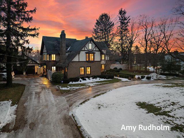 522 E River Street, Spring Lake, MI 49456