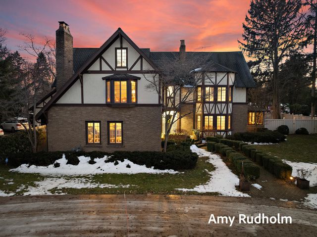 522 E River Street, Spring Lake, MI 49456