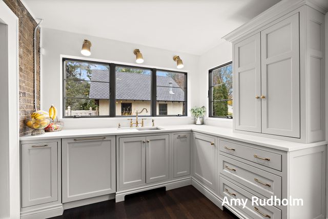 522 E River Street, Spring Lake, MI 49456