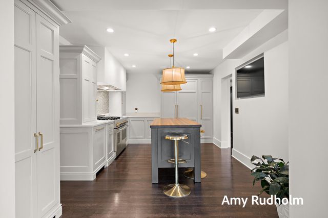 522 E River Street, Spring Lake, MI 49456