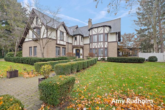 522 E River Street, Spring Lake, MI 49456