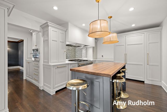 522 E River Street, Spring Lake, MI 49456