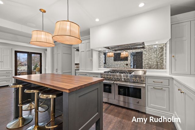 522 E River Street, Spring Lake, MI 49456