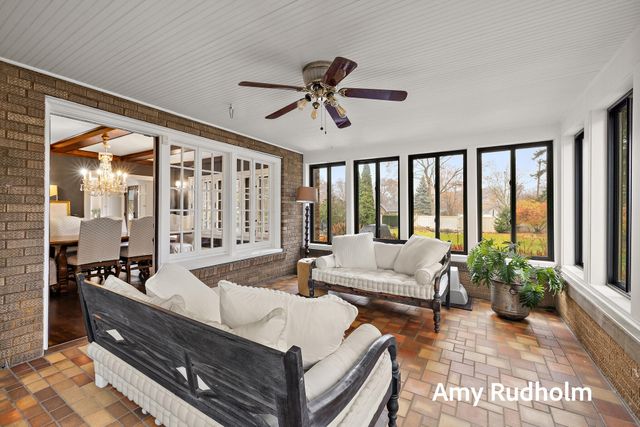 522 E River Street, Spring Lake, MI 49456