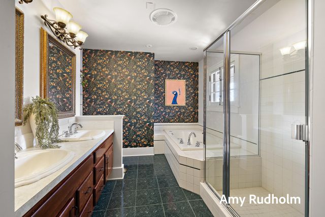 522 E River Street, Spring Lake, MI 49456