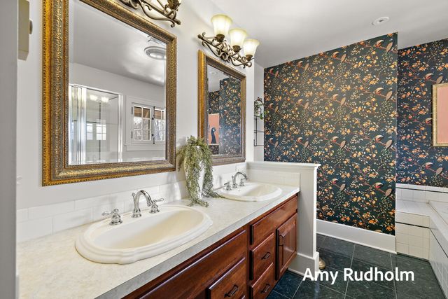 522 E River Street, Spring Lake, MI 49456