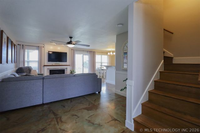 24915 S Meadow Ridge Road, Claremore, OK 74019