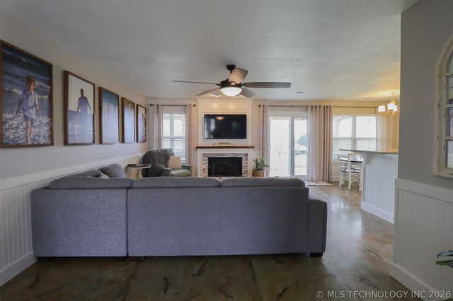 24915 S Meadow Ridge Road, Claremore, OK 74019