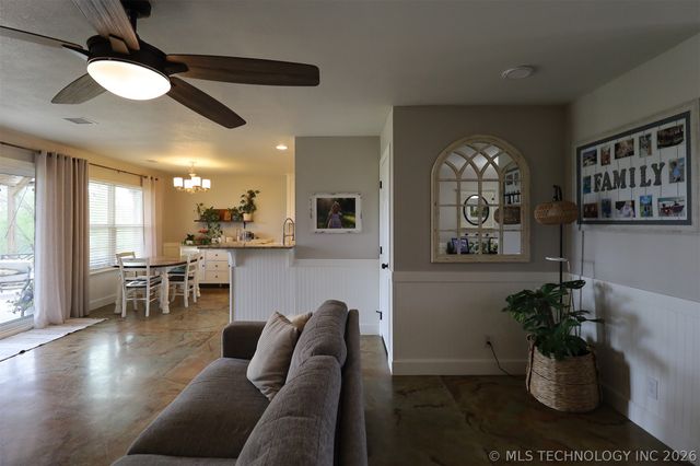 24915 S Meadow Ridge Road, Claremore, OK 74019