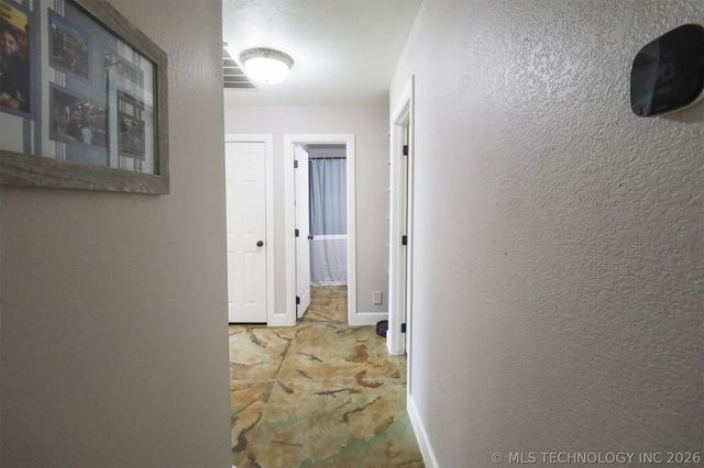 24915 S Meadow Ridge Road, Claremore, OK 74019