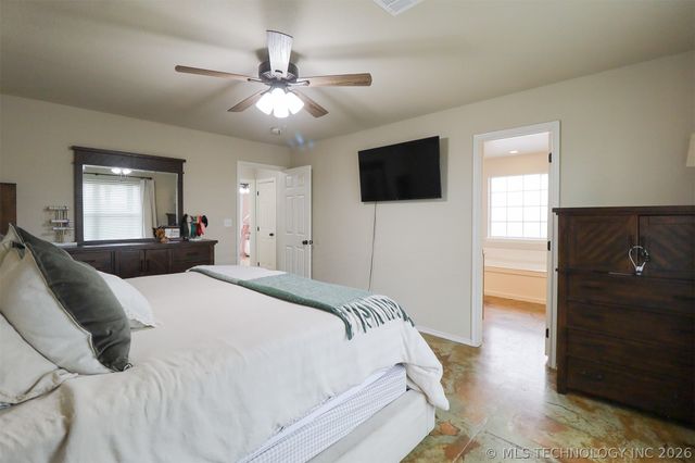 24915 S Meadow Ridge Road, Claremore, OK 74019