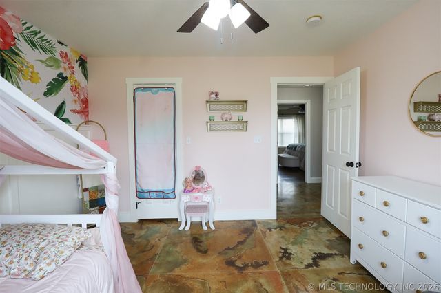 24915 S Meadow Ridge Road, Claremore, OK 74019