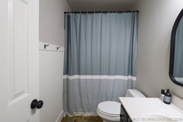 24915 S Meadow Ridge Road, Claremore, OK 74019