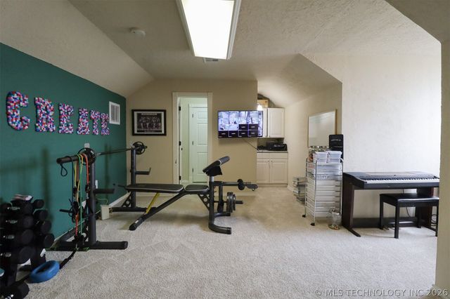 24915 S Meadow Ridge Road, Claremore, OK 74019