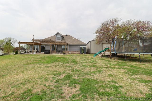24915 S Meadow Ridge Road, Claremore, OK 74019