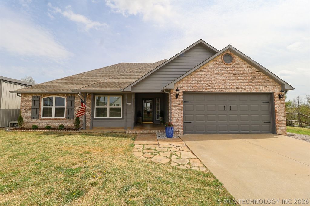 24915 S Meadow Ridge Road, Claremore, OK 74019