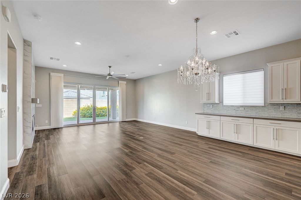 10160 Ocher Valley Avenue, Las Vegas, NV 89178 — photo 3