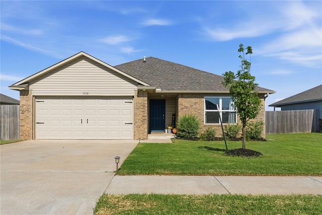 1016 S Colt Lane, Mustang, OK 73064