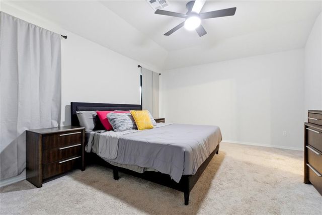 1016 S Colt Lane, Mustang, OK 73064