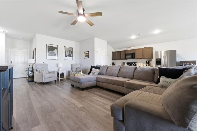 1016 S Colt Lane, Mustang, OK 73064