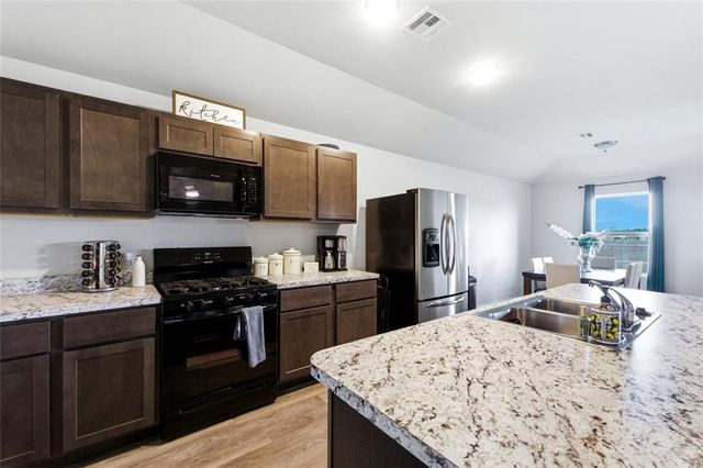 1016 S Colt Lane, Mustang, OK 73064
