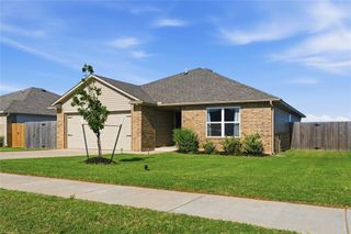 1016 S Colt Lane, Mustang, OK 73064