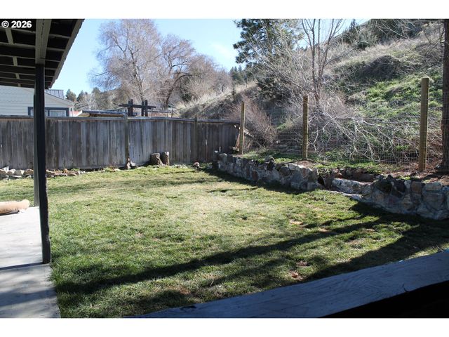 518 Se 2ND Ave, John Day, OR 97845