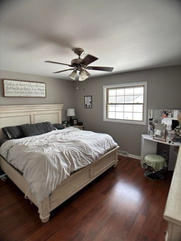 1885 Loganberry Lane, Crown Point, IN 46307