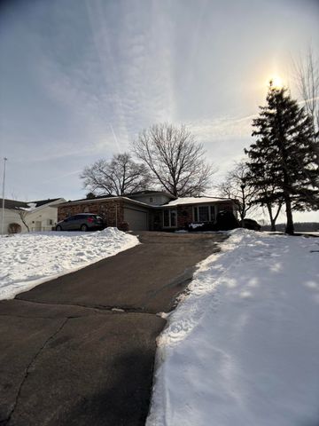 1885 Loganberry Lane, Crown Point, IN 46307