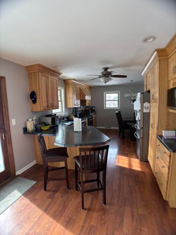 1885 Loganberry Lane, Crown Point, IN 46307