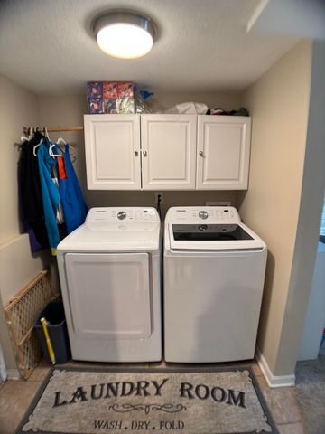 1885 Loganberry Lane, Crown Point, IN 46307