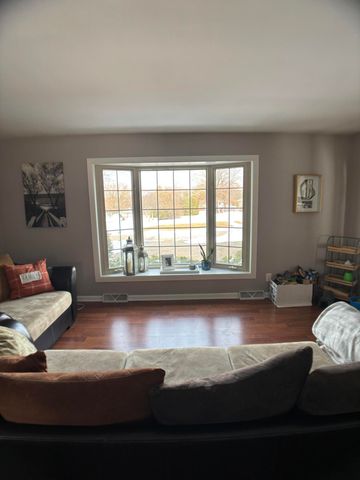 1885 Loganberry Lane, Crown Point, IN 46307