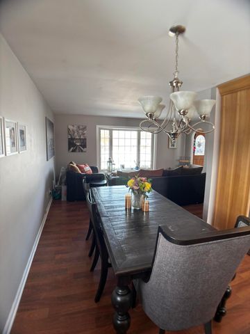 1885 Loganberry Lane, Crown Point, IN 46307