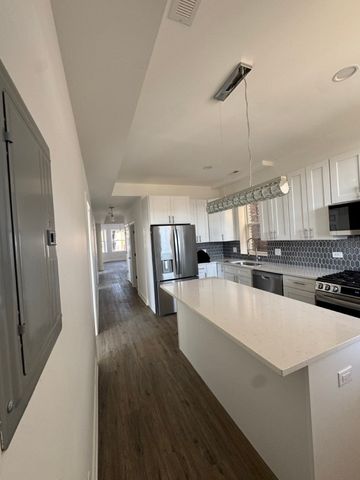 4751 W Monroe Street, Chicago, IL 60644