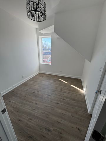 4751 W Monroe Street, Chicago, IL 60644