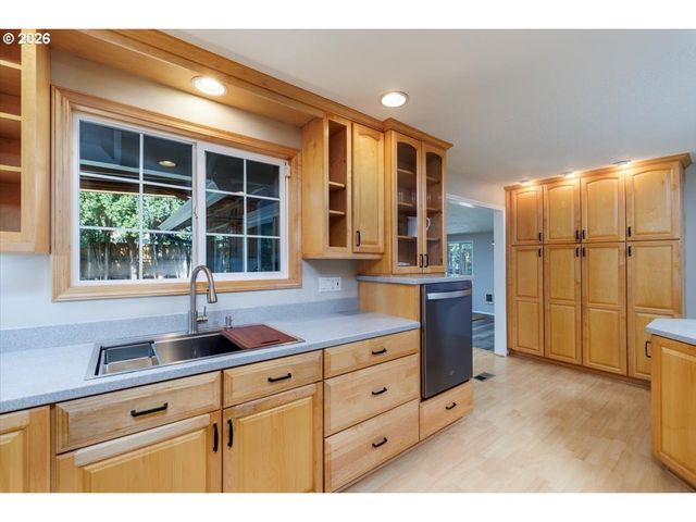 1413 Ne 10TH Ave, Hillsboro, OR 97124