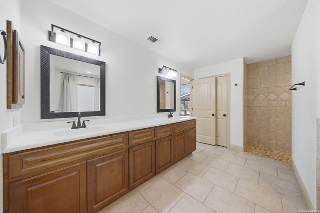 237 Great Oaks Blvd, La Vernia, TX 78121