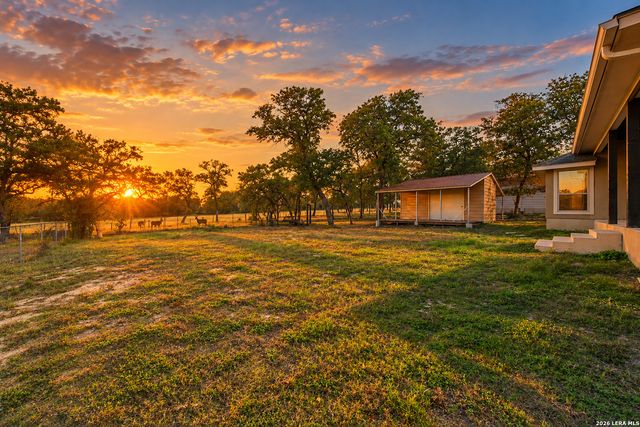 237 Great Oaks Blvd, La Vernia, TX 78121