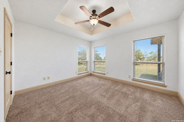 237 Great Oaks Blvd, La Vernia, TX 78121