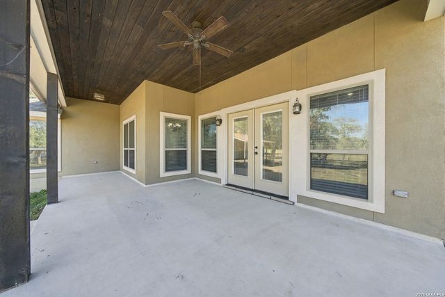 237 Great Oaks Blvd, La Vernia, TX 78121