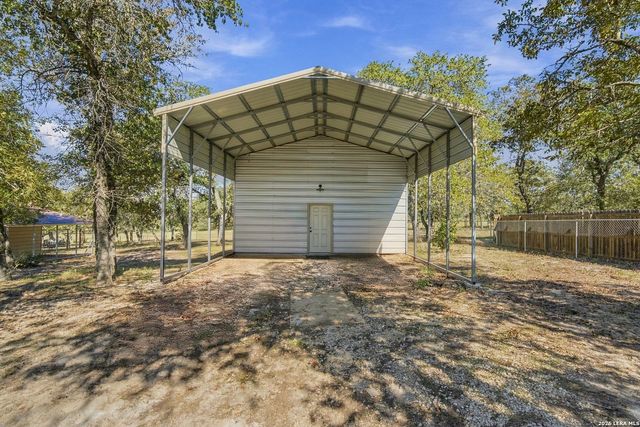 237 Great Oaks Blvd, La Vernia, TX 78121