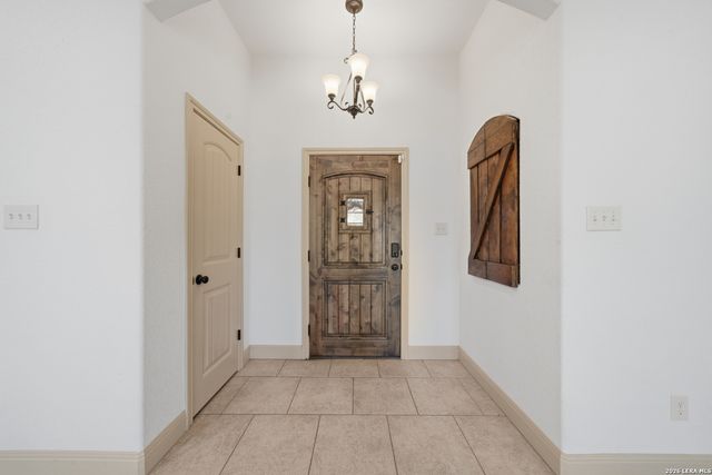 237 Great Oaks Blvd, La Vernia, TX 78121