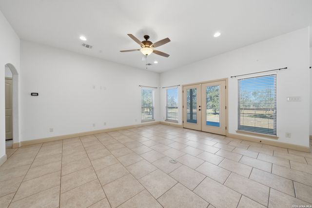 237 Great Oaks Blvd, La Vernia, TX 78121