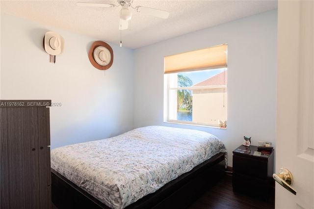 18438 NW 11th St, Pembroke Pines, FL 33029