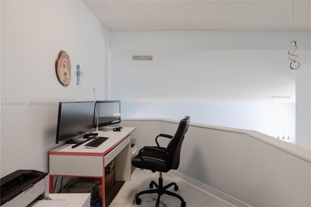 18438 NW 11th St, Pembroke Pines, FL 33029