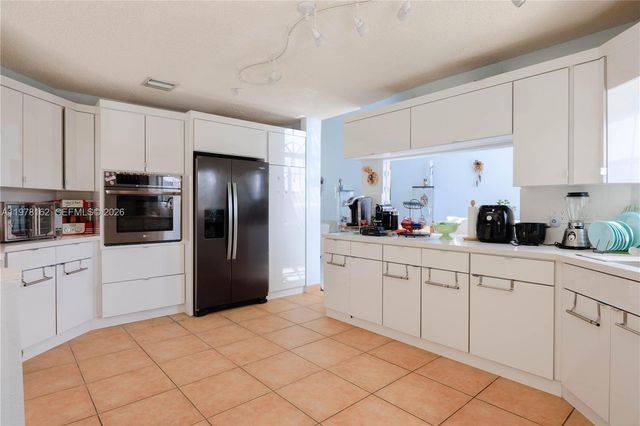 18438 NW 11th St, Pembroke Pines, FL 33029