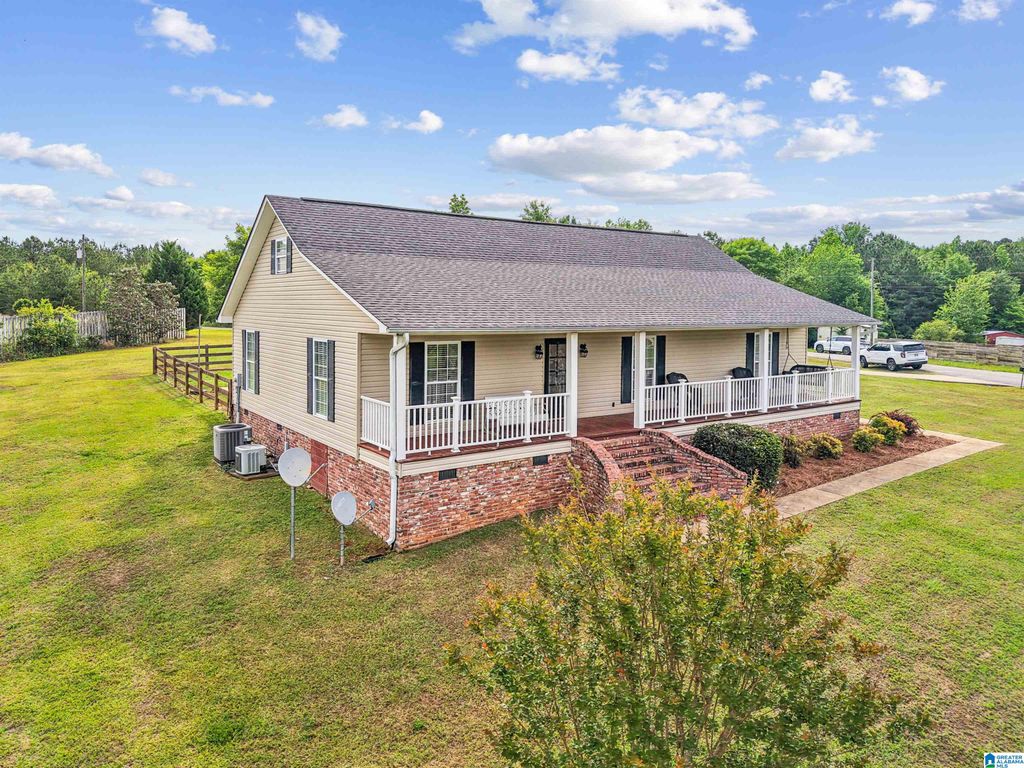 21 NORA LANE, Sylacauga, AL 35151