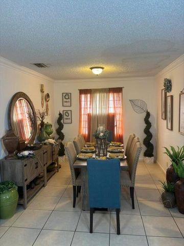 6207 Adriatic Way Way, West Palm Beach, FL 33413