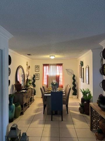 6207 Adriatic Way Way, West Palm Beach, FL 33413
