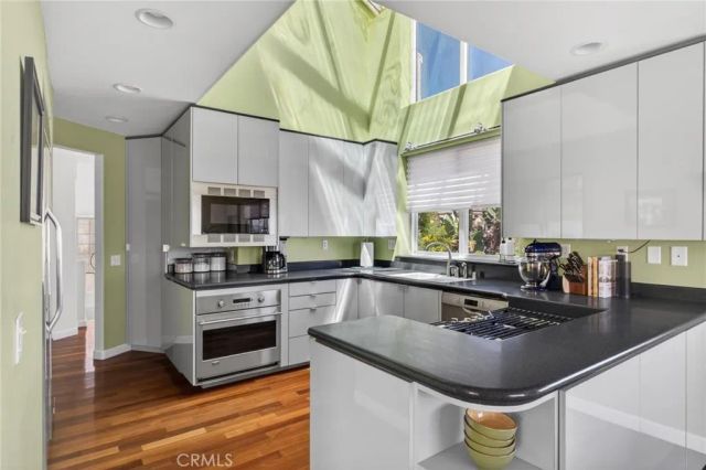 816 N Juanita B, Redondo Beach, CA 90277